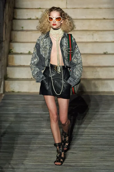 Look 38